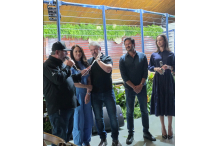 Bruno Abreu Leão, Roberto Bavaresco e suas esposas prestigiaram o Nelore Brun & RS Agropecuária durante a Expoinel